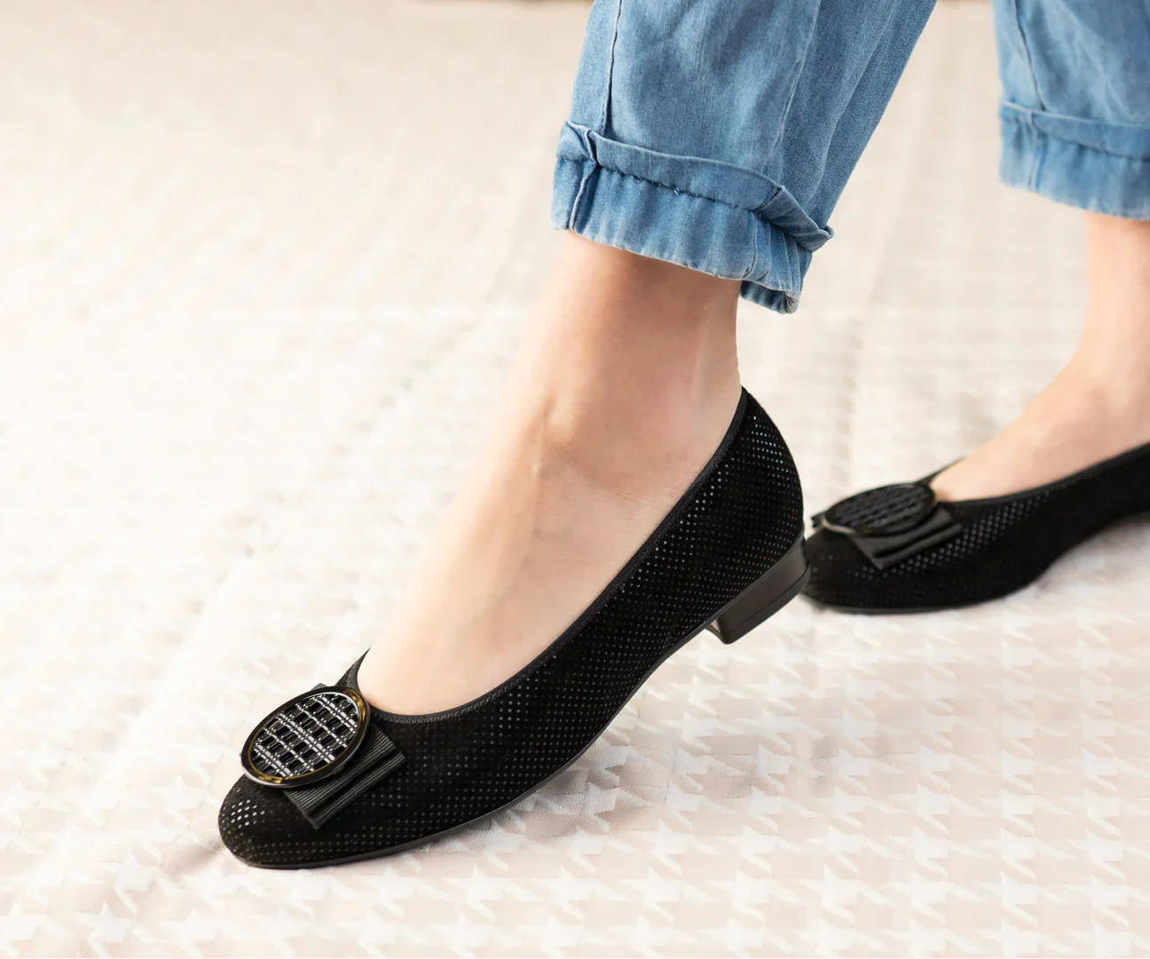 WOMEN'S ARA BAMBI FLAT | BLACK LEATHER - Image 2