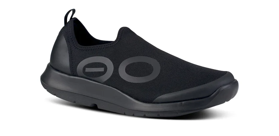MENS OOFOS OOMG SPORT LOW RECOVERY SLIP ON SHOE | BLACK - Image 4