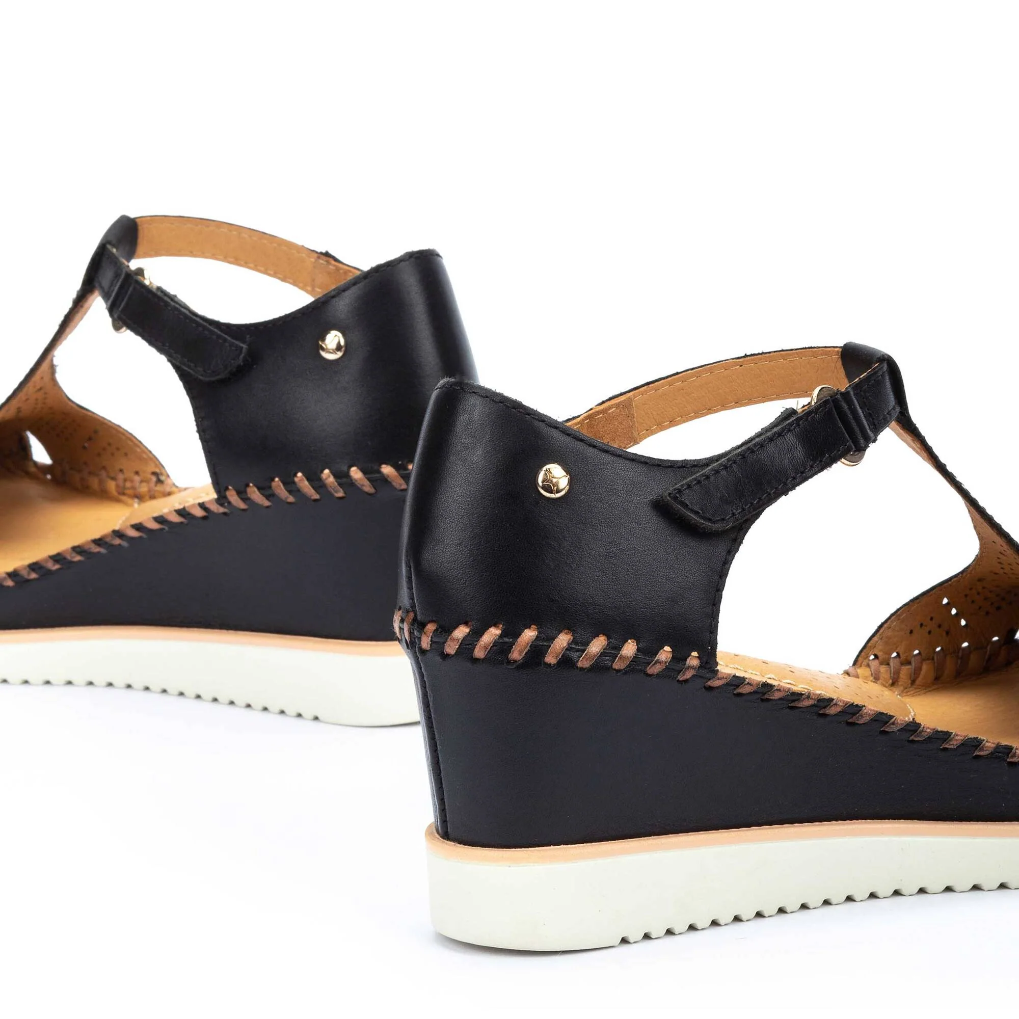 WOMEN'S PIKOLINOS AGUADULCE CLOSED TOE WEDGE SANDAL| BLACK - Image 5
