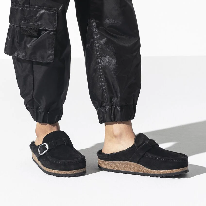 WOMEN'S BIRKENSTOCK BUCKLEY SHEARLING | BLACK - Image 2