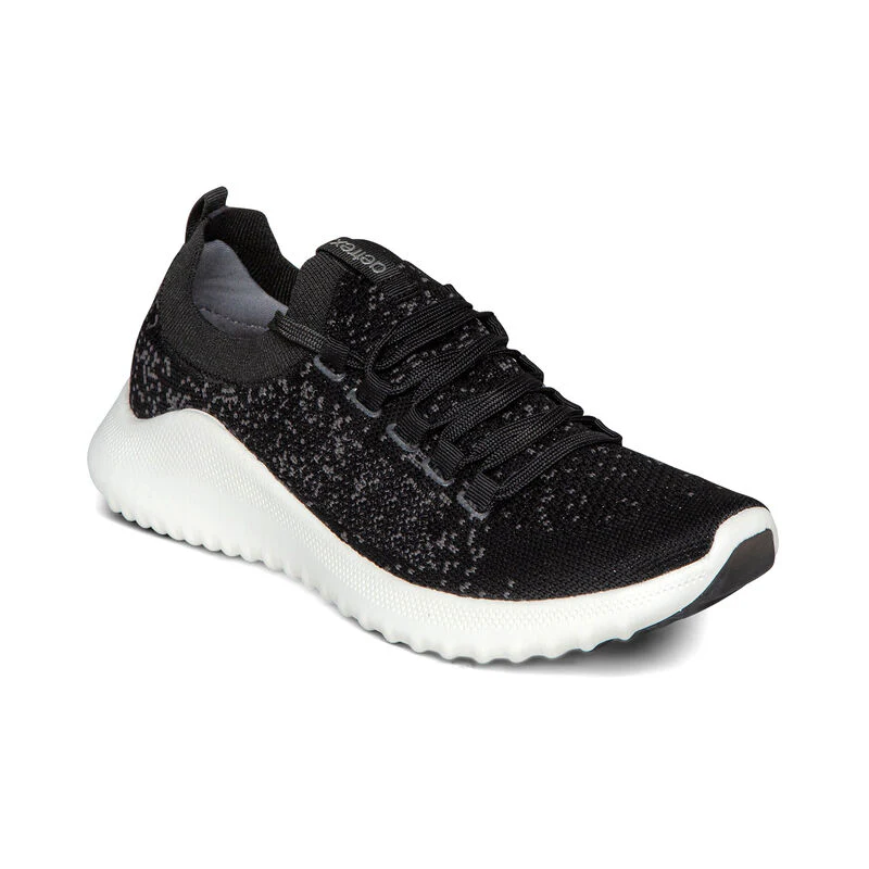 WOMEN'S AETREX CARLY SNEAKERS | BLACK - Image 4