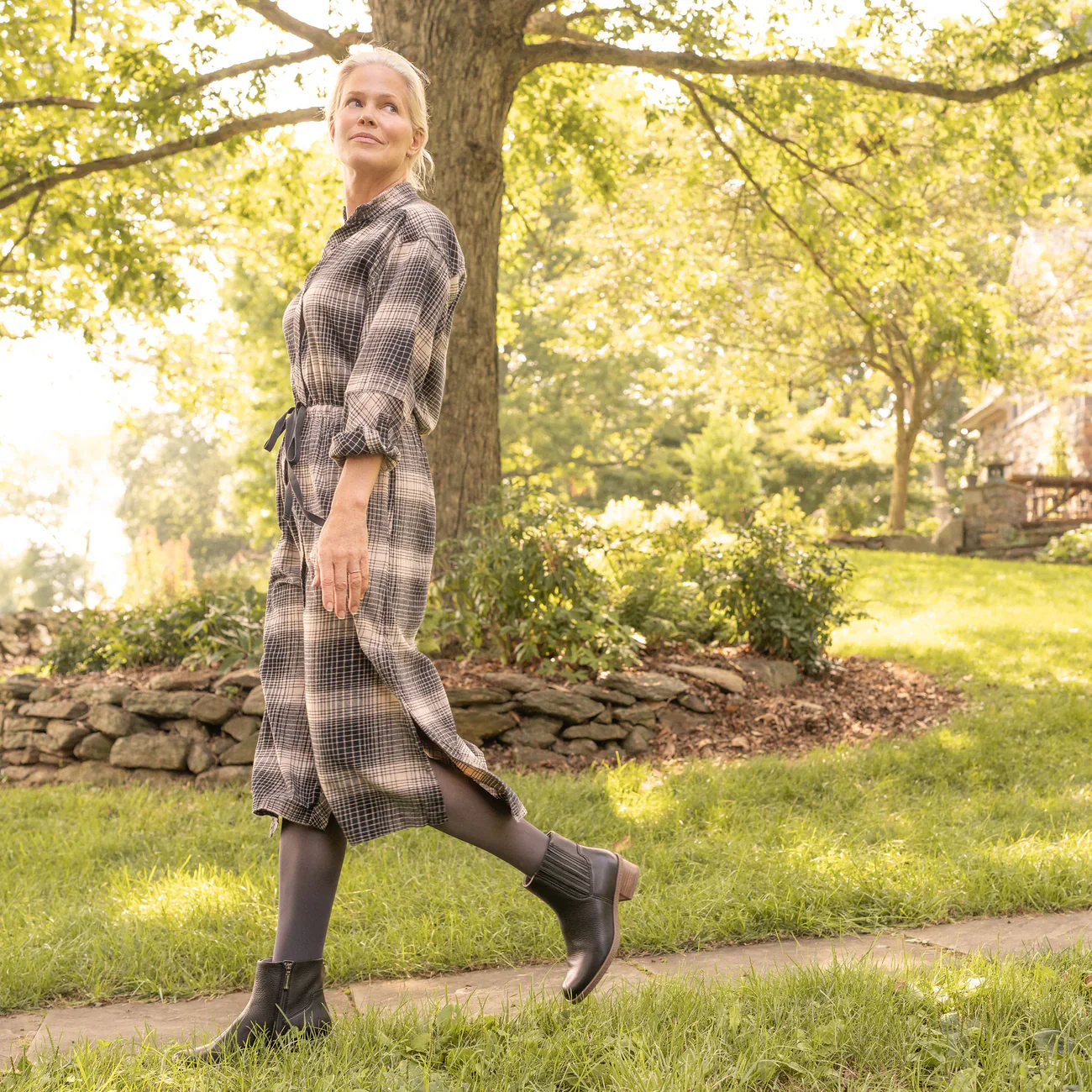 WOMEN'S DANSKO DAISIE | BLACK WATERPROOF TUMBLED - Image 8