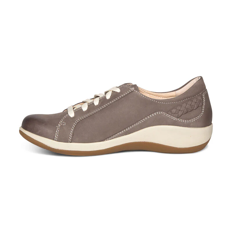 WOMEN'S AETREX DANA LACE UP OXFORD | WARM GREY - Image 3