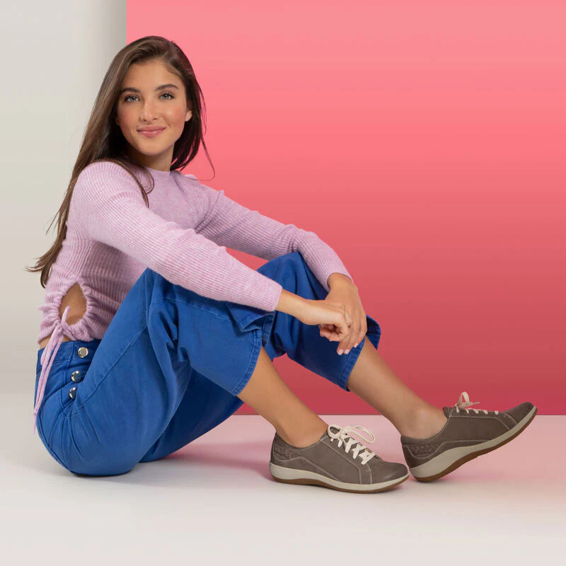 WOMEN'S AETREX DANA LACE UP OXFORD | WARM GREY - Image 9
