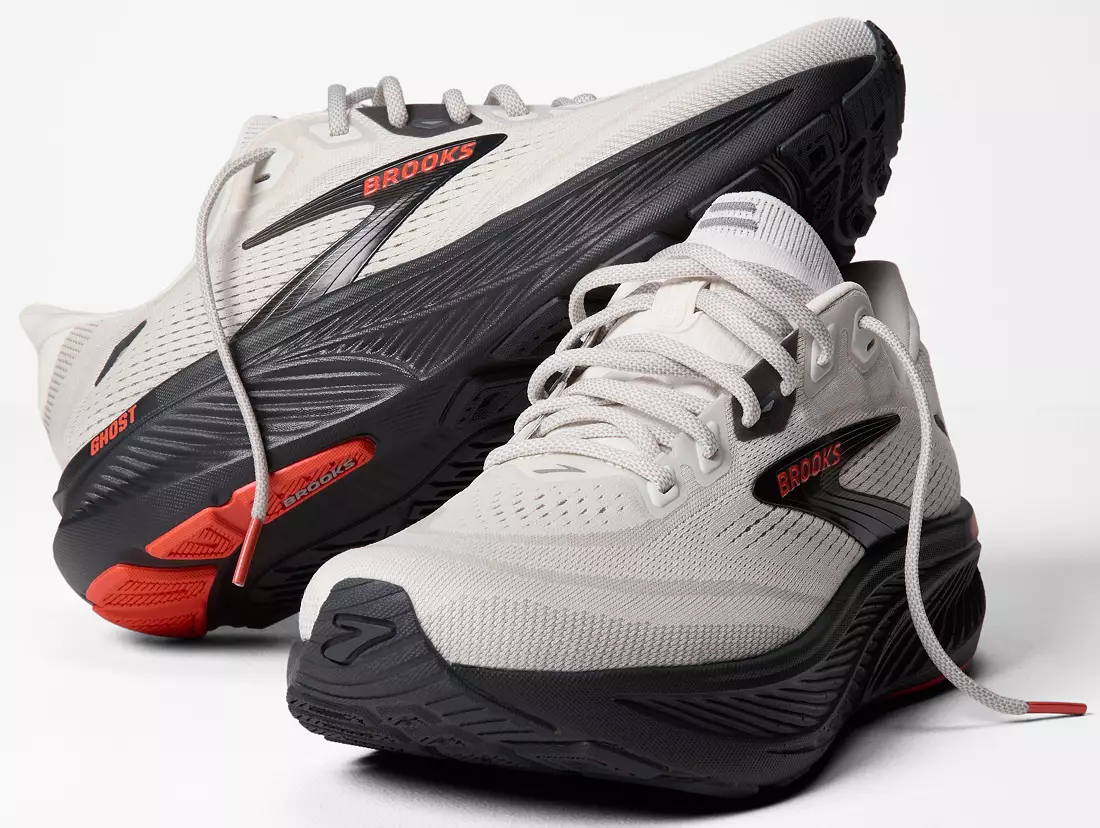 MEN'S BROOKS GHOST 18 | COCONUT / PEARL / TIGERLILY - Image 8