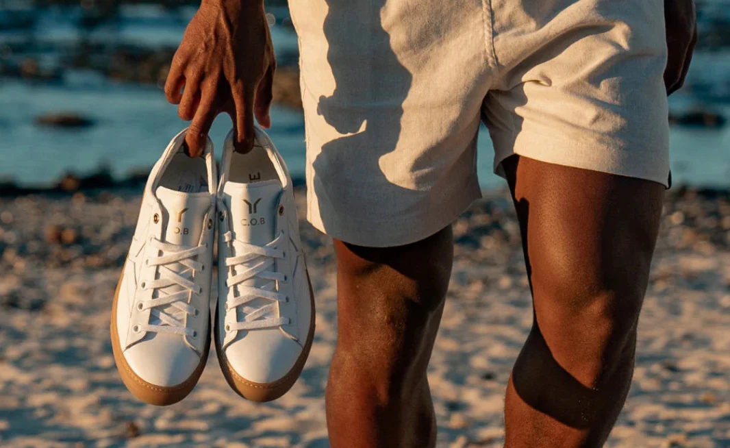 MEN'S C.O.B by CULTURE OF BRAVE FEARLESS SNEAKER | WHITE / NAVY - Image 2
