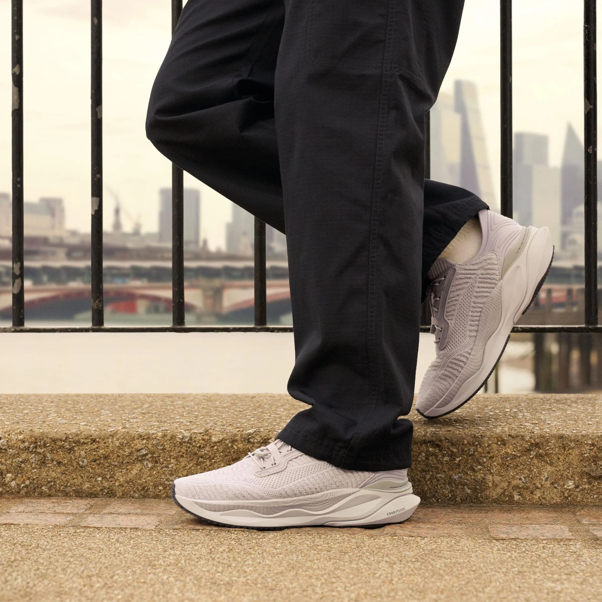 MEN'S CLARKS PACE RISE | LIGHT GREY - Image 11