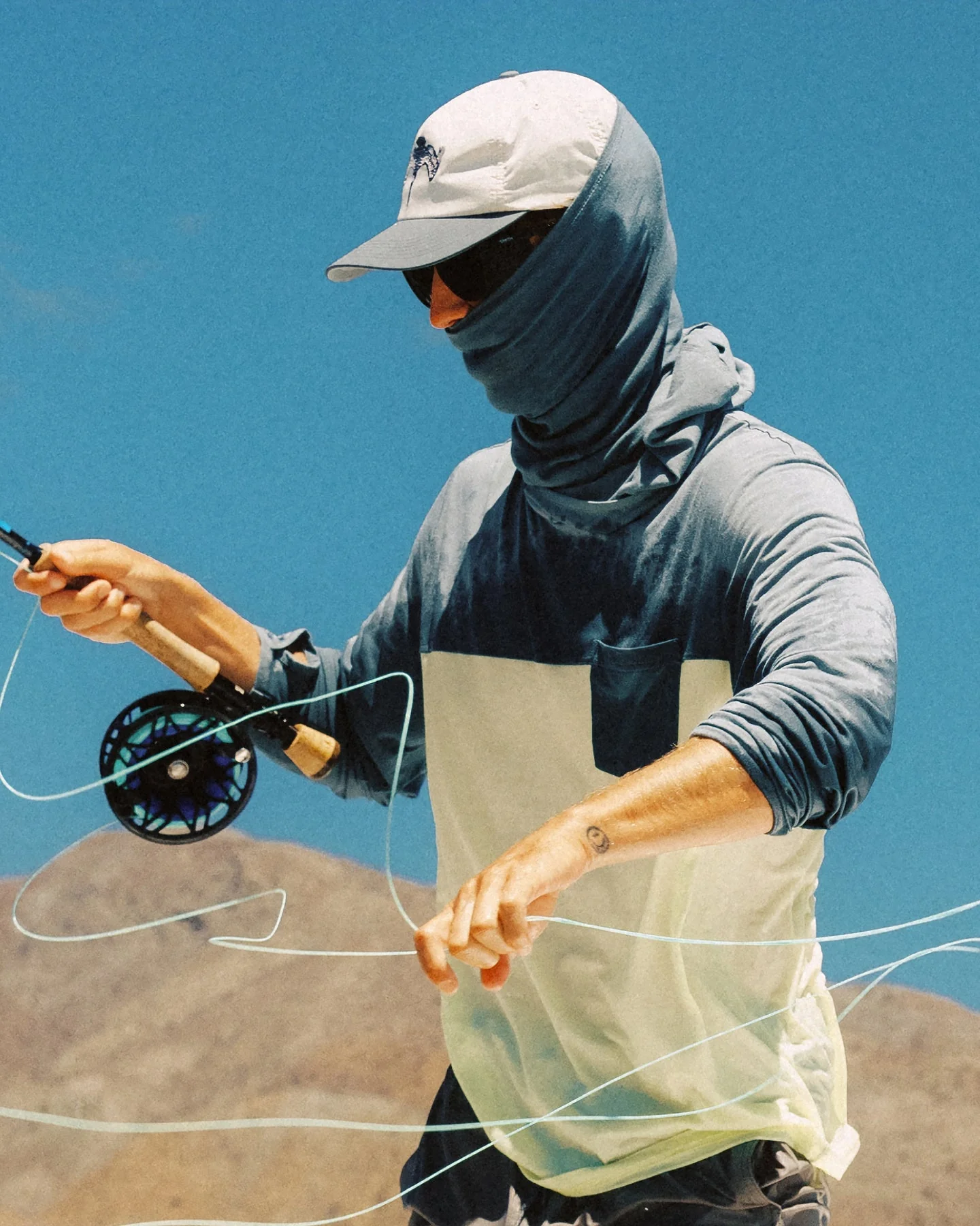 MEN'S FREE FLY BAMBOO HYBRID HOODIE | TRUE NAVY | BLUE FOG - Image 7