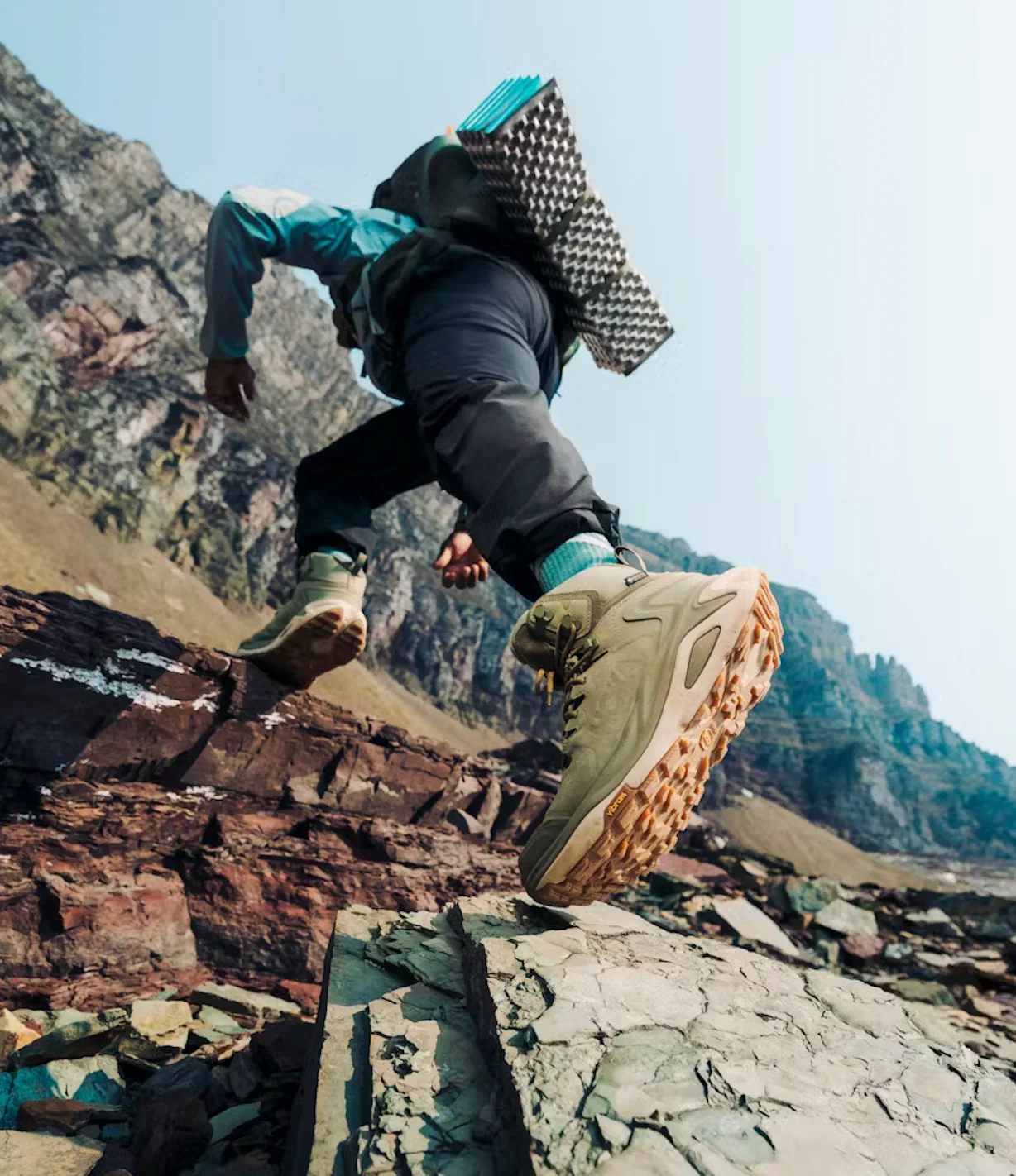 MEN'S HOKA KAHA 3 MID GTX | SEA MOSS / OAT MILK - Image 2