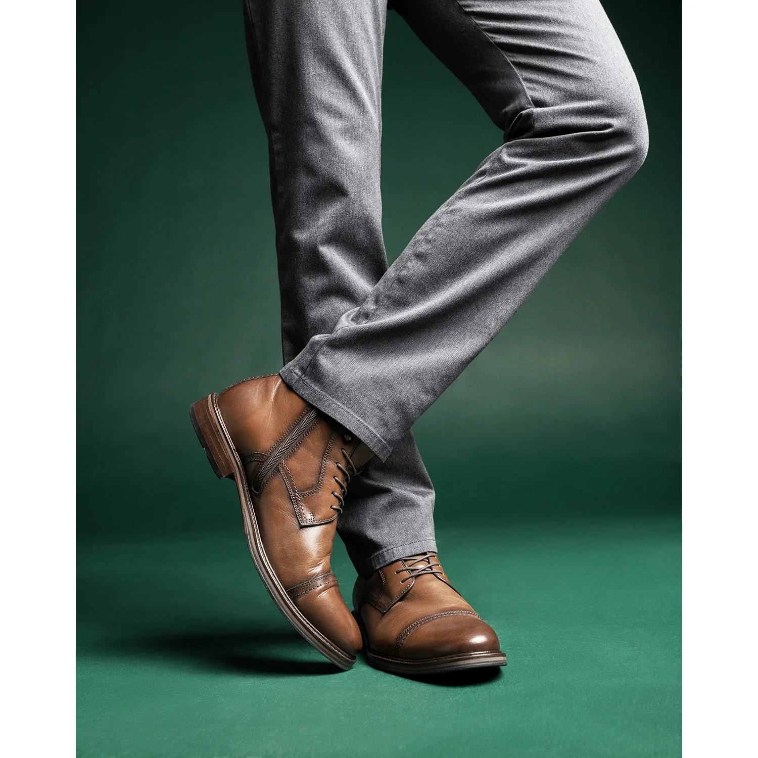 MEN'S JOHNSTON & MURPHY XC FLEX RALEIGH CAP TOE ZIP BOOT | DARK TAN FULL GRAIN - Image 2