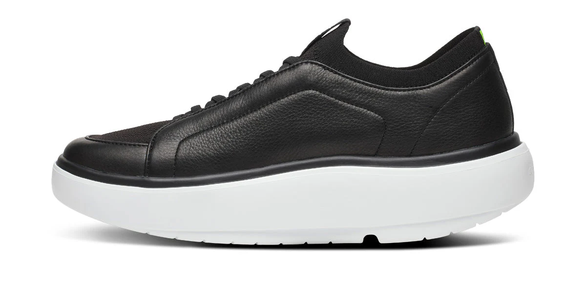 MEN'S OOFOS OOMG+ CLUB SLIP ON LEATHER SHOE | BLACK | WHITE - Image 4