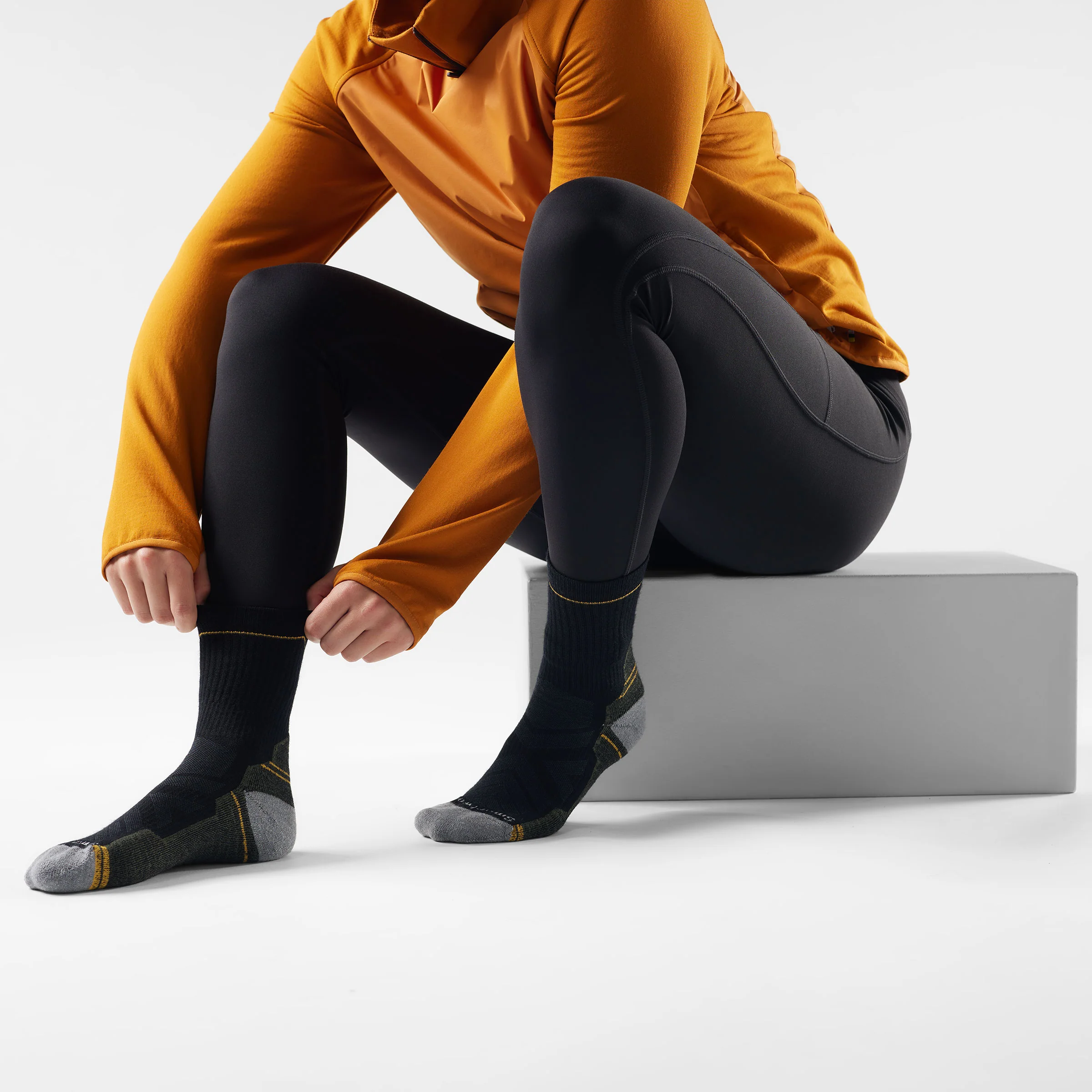 SMARTWOOL HIKE LIGHT CUSHION CREW | BLACK - Image 2