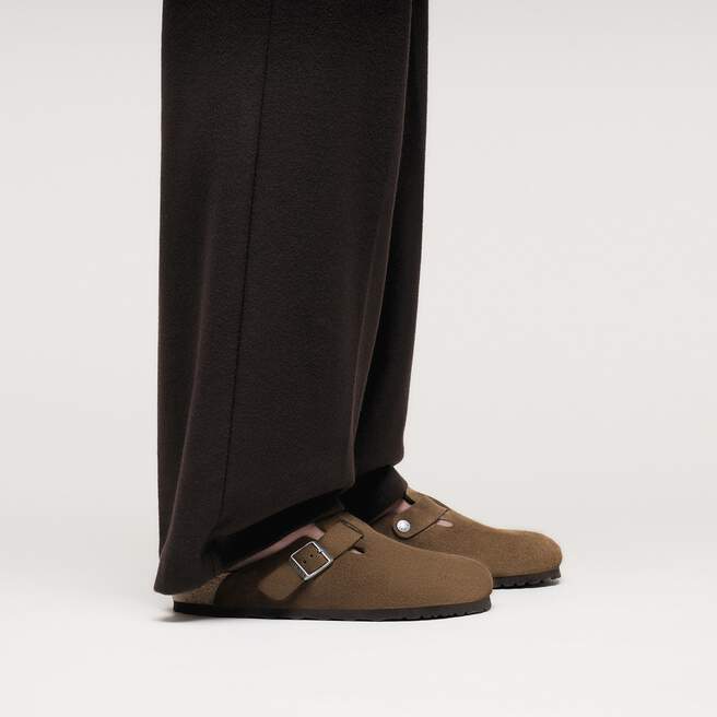 UNISEX BIRKENSTOCK BOSTON SOFT FOOTBED | DARK TEA TONAL - Image 6