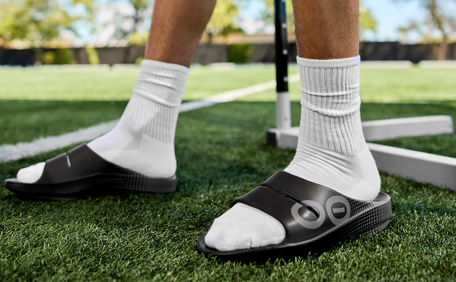 UNISEX OOFOS OOAHH SPORT SLIDE | MATRIX BLACK - Image 2