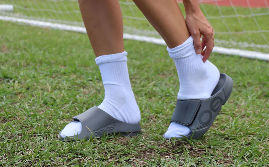 UNISEX OOFOS OOAHH SPORT FLEX SLIDE | SLATE - Image 9