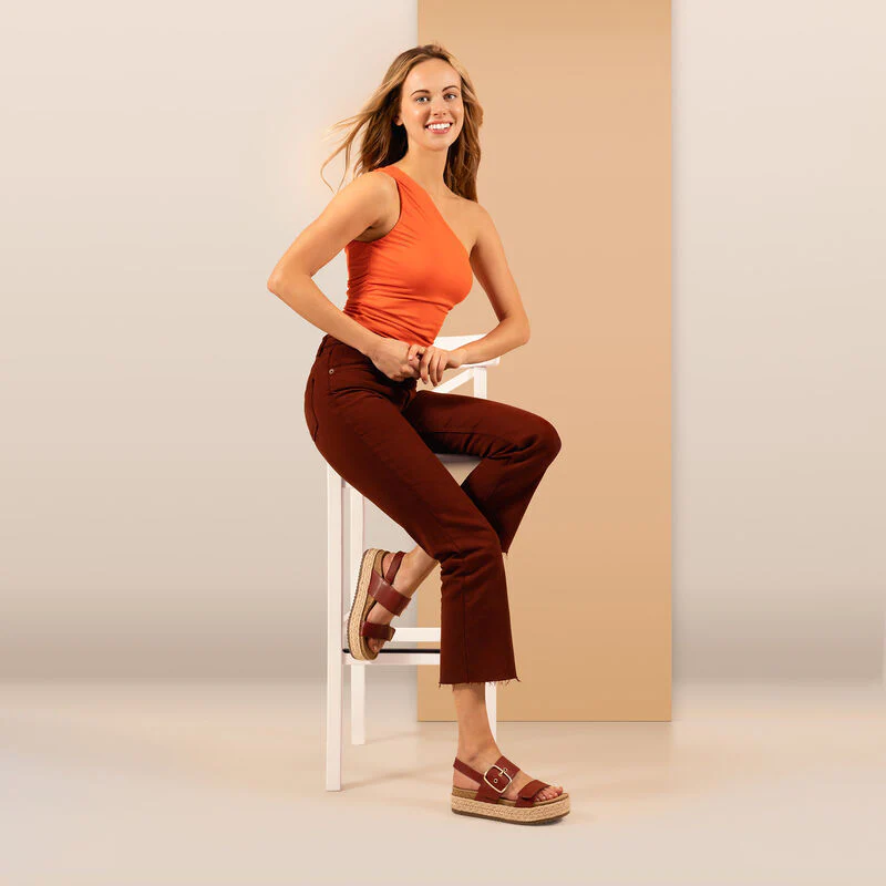 WOMEN'S AETREX VANIA ARCH SUPPORT PLATFORM SANDAL | RED - Image 2