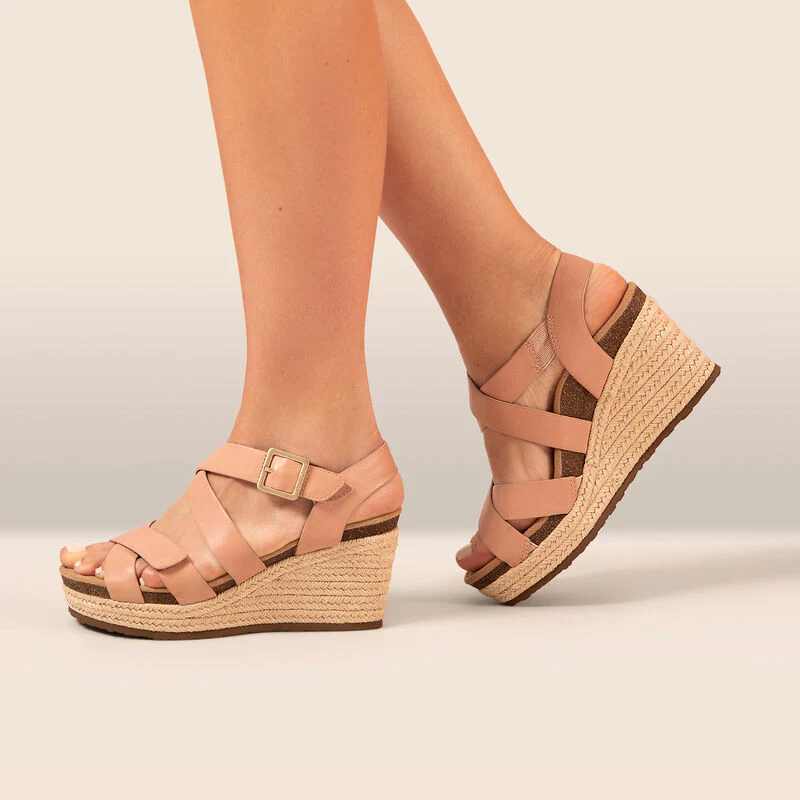 WOMEN'S AETREX ANNA ARCH SUPPORT WEDGE SANDAL | SAND - Image 2