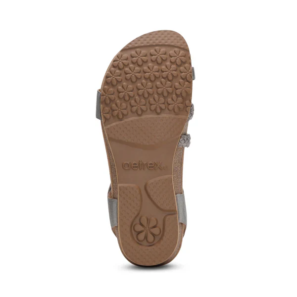 WOMEN'S AETREX JILLIAN BRAIDED QUARTER STRAP SANDAL | BRUSHED SILVER - Image 7