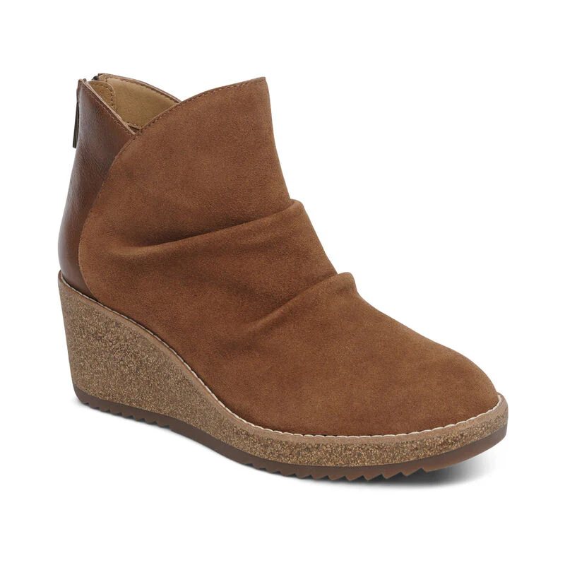 WOMEN'S AETREX KARA ANKLE WEDGE BOOT | COGNAC - Image 3