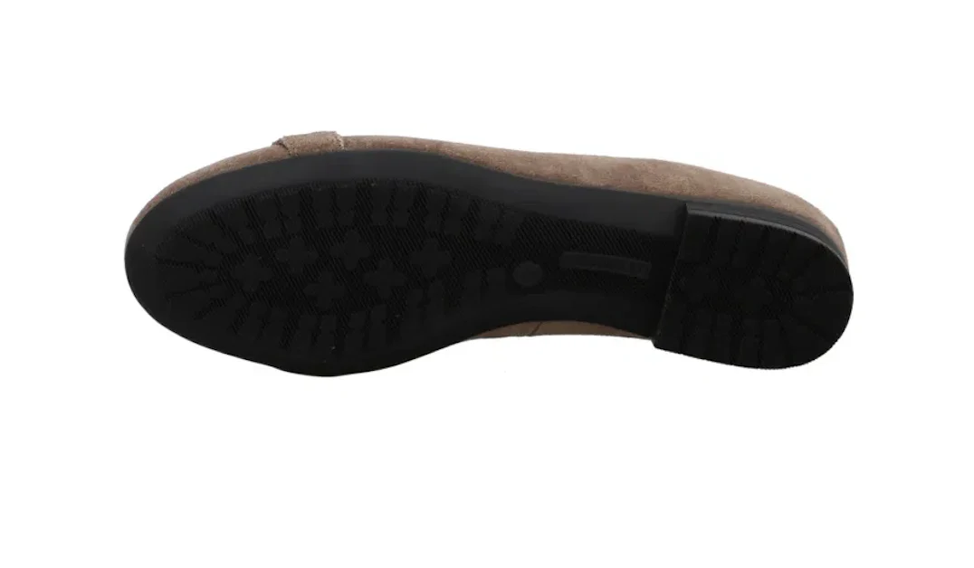 WOMEN'S ARA SCOUT BALLET FLAT CHAIN | SESAME SUEDE - Image 7