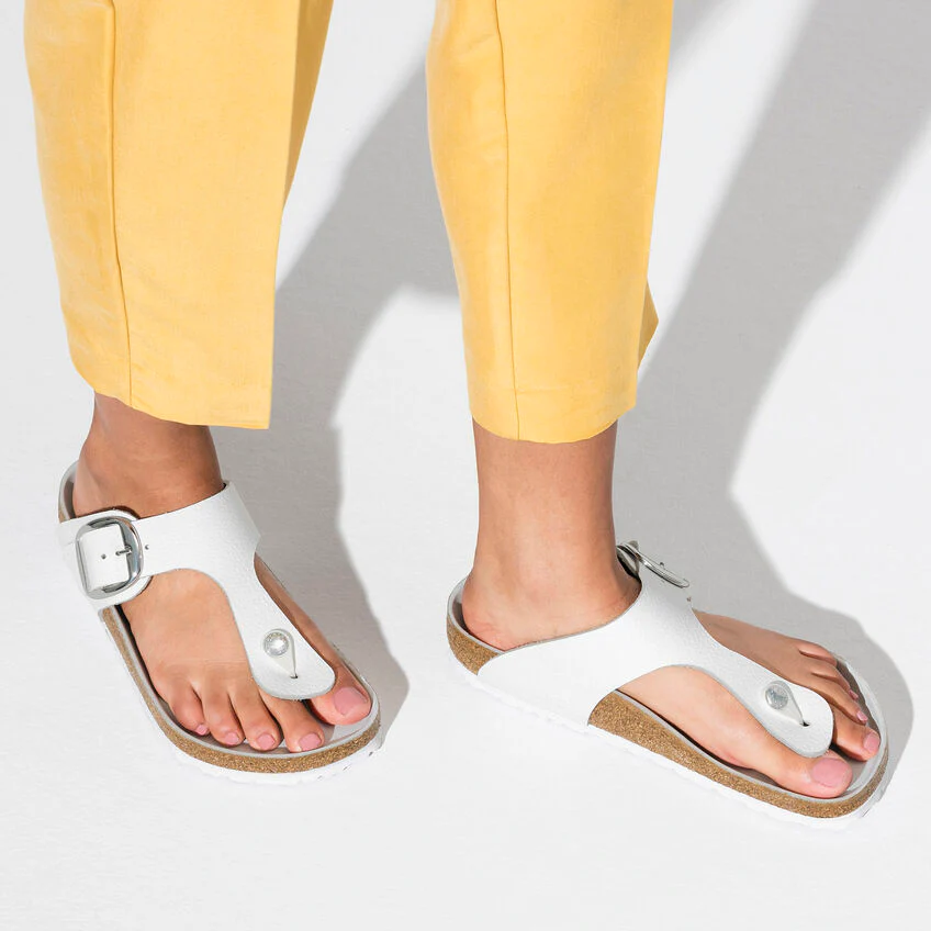 WOMEN'S BIRKENSTOCK GIZEH BIG BUCKLE SANDAL | WHITE LEATHER - Image 2