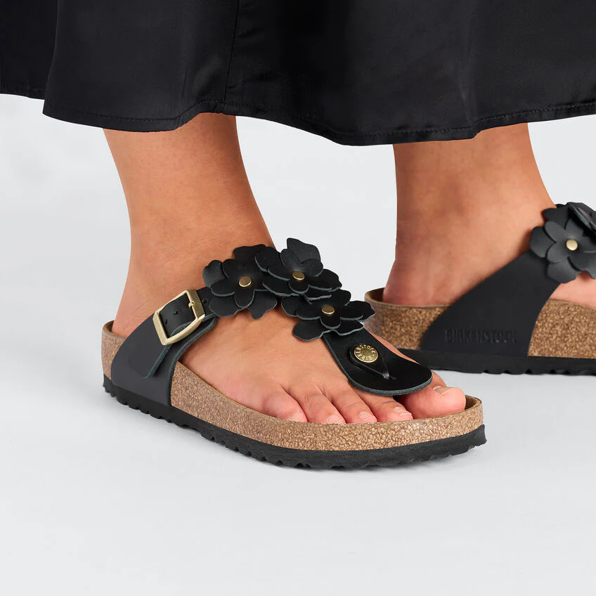 WOMEN'S BIRKENSTOCK GIZEH FLOWER | BLACK - Image 2