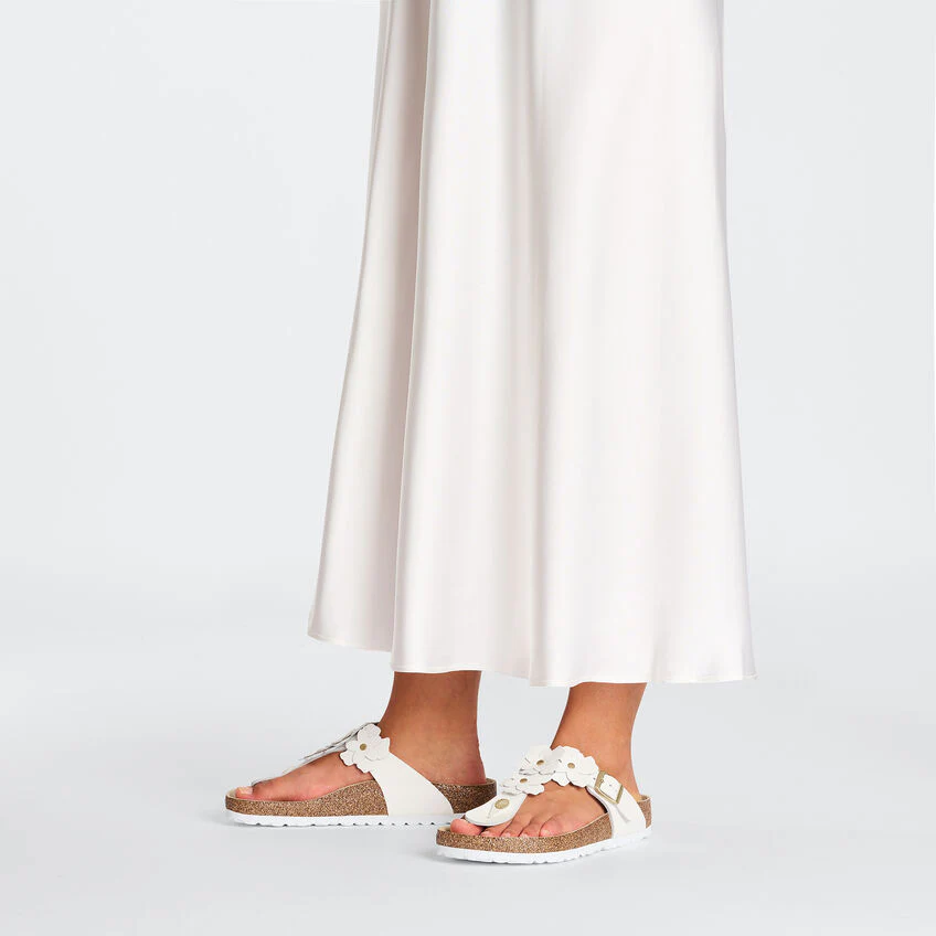 WOMEN'S BIRKENSTOCK GIZEH FLOWER | WHITE - Image 8