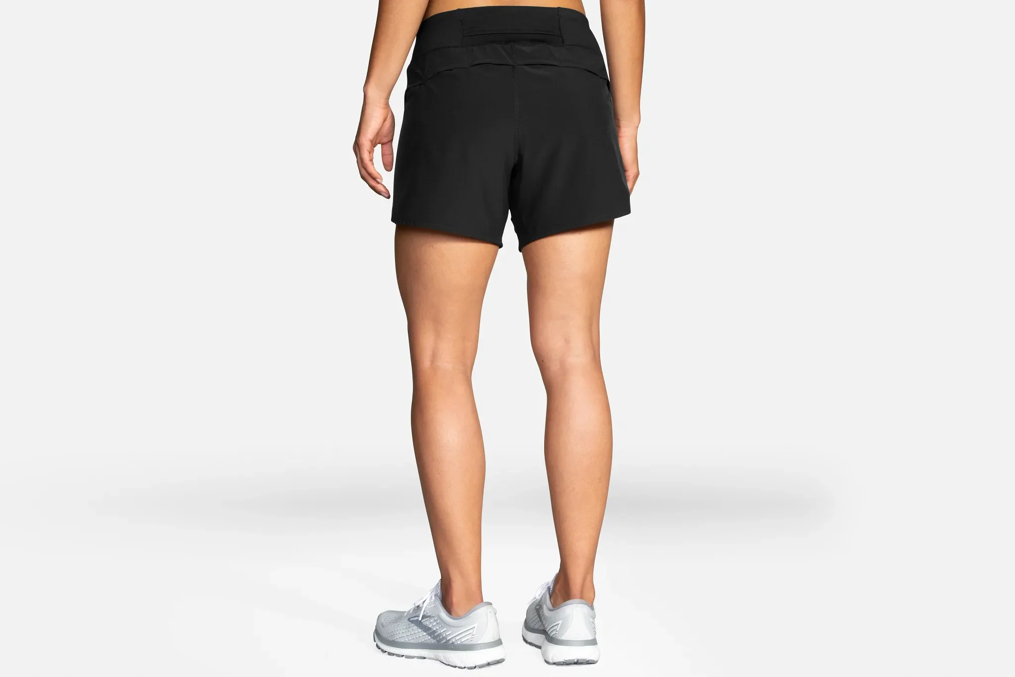WOMEN'S BROOKS CHASER 5" SHORT | BLACK - Image 3