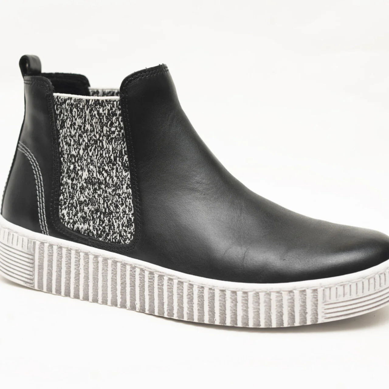 WOMEN'S GABOR 53.731.27 CHELSEA BOOT | BLACK LEATHER - Image 3
