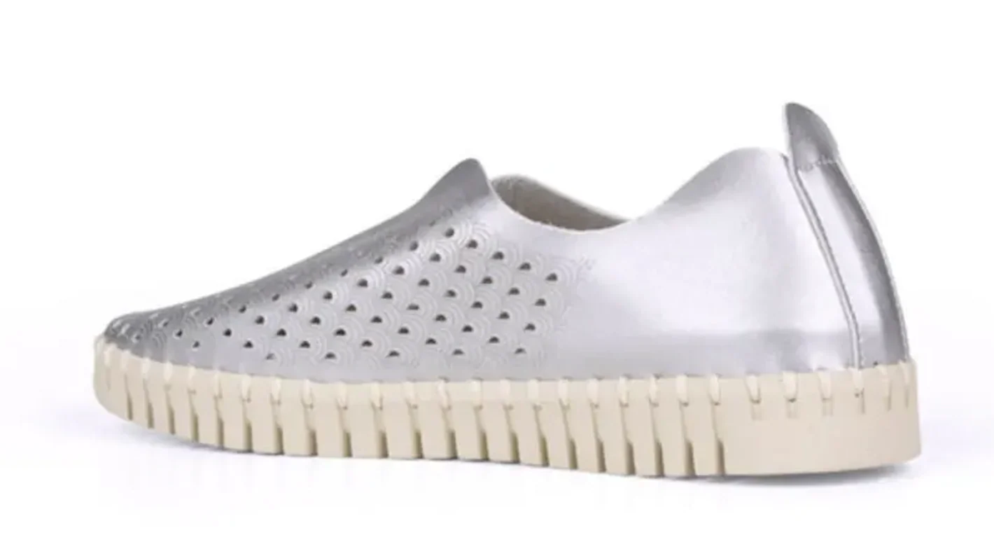WOMEN'S ILSE JACOBSEN TULIP SLIP-ON | SILVER - Image 3