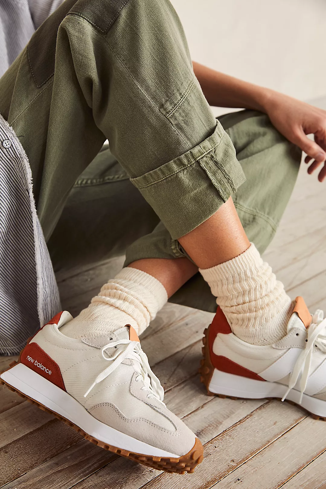 WOMEN'S NEW BALANCE 327 | SEA SALT / RUST OXIDE - Image 2