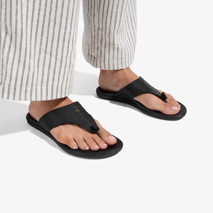 WOMEN'S OLUKAI HO'OPIO MELE | BLACK / BLACK - Image 2