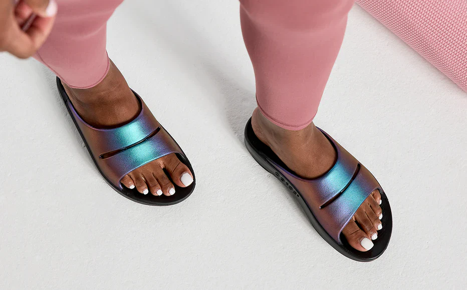WOMEN'S OOFOS OOLALA LUXE SLIDE | MIDNIGHT SPECTRE - Image 8