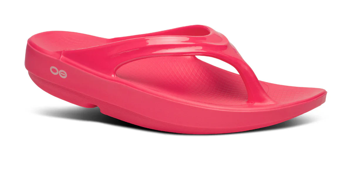 WOMEN'S OOFOS OOLALA SANDAL | NEON BERRY - Image 4