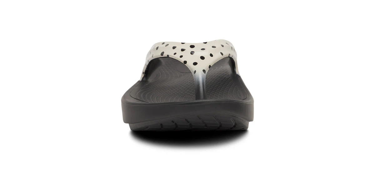 WOMEN'S OOFOS OOLALA SANDAL | PEBBLE - Image 4