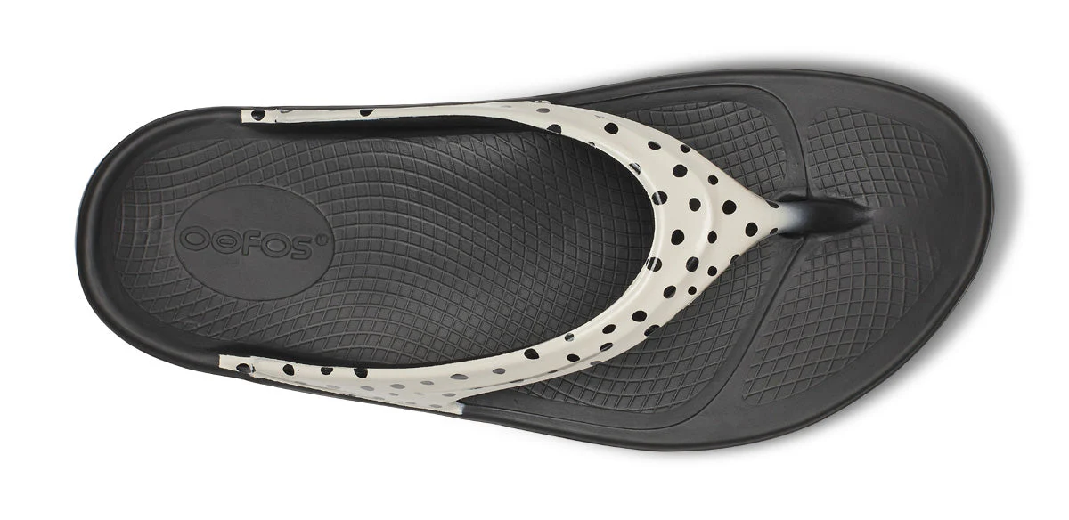 WOMEN'S OOFOS OOLALA SANDAL | PEBBLE - Image 6