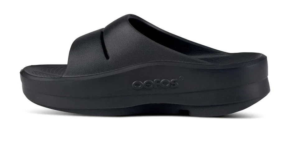 WOMEN'S OOFOS OOMEGA OOAHH SLIDE | BLACK - Image 3