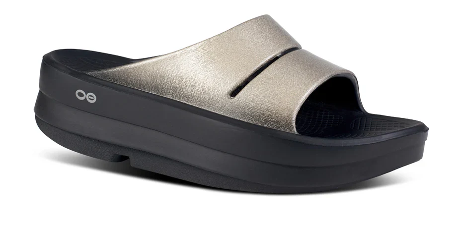 WOMEN'S OOFOS OOMEGA OOAHH SLIDE | LATTE - Image 4