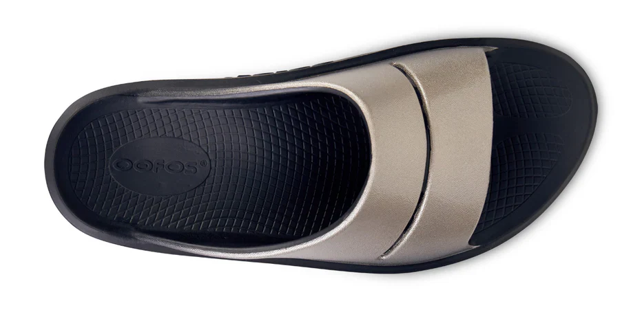 WOMEN'S OOFOS OOMEGA OOAHH SLIDE | LATTE - Image 6