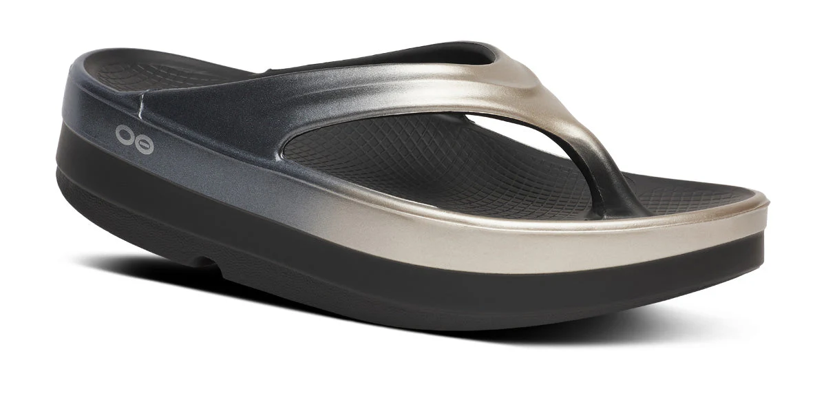 WOMEN'S OOFOS OOMEGA OOLALA LUXE SANDAL | LATTE FADE - Image 2