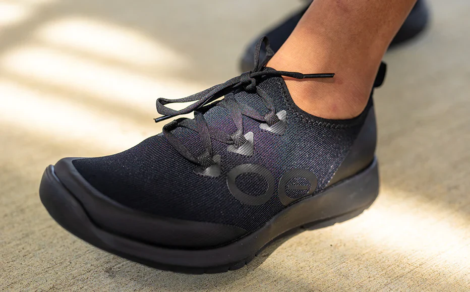 WOMEN'S OOFOS OOMG SPORT LS LOW SHOE | BLACK - Image 7