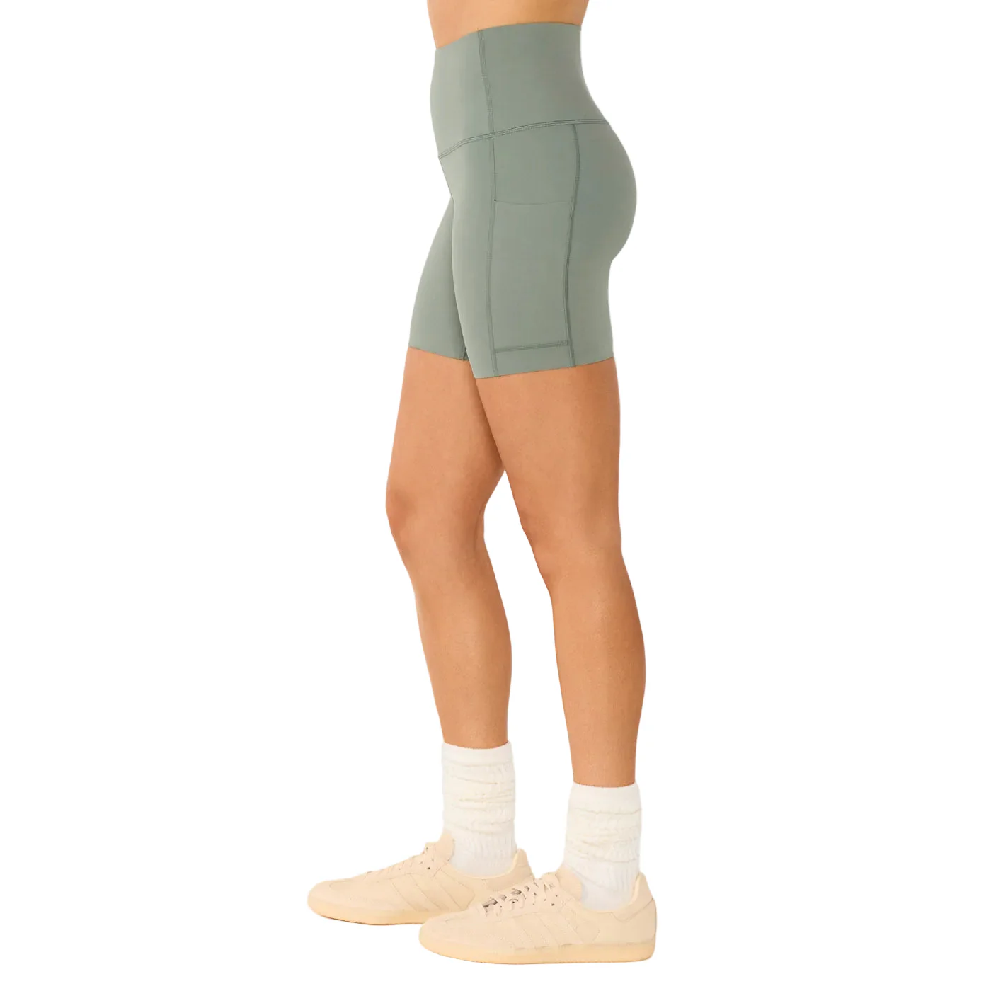 WOMEN'S TAVI STASH AND DASH 6" BIKER SHORTS | LEAF - Image 3