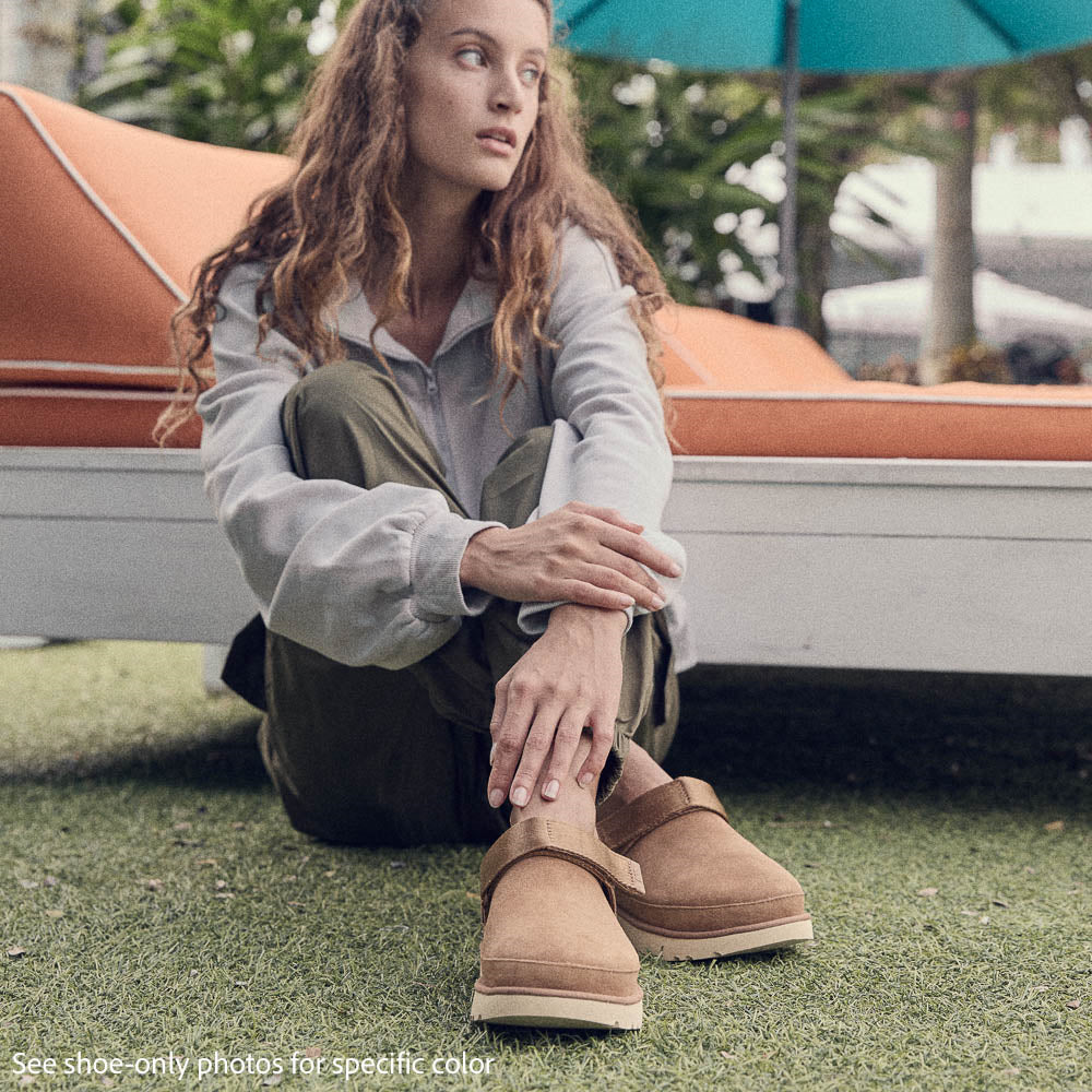 WOMEN'S UGG GOLDENSTAR CLOG | CHESTNUT - Image 2