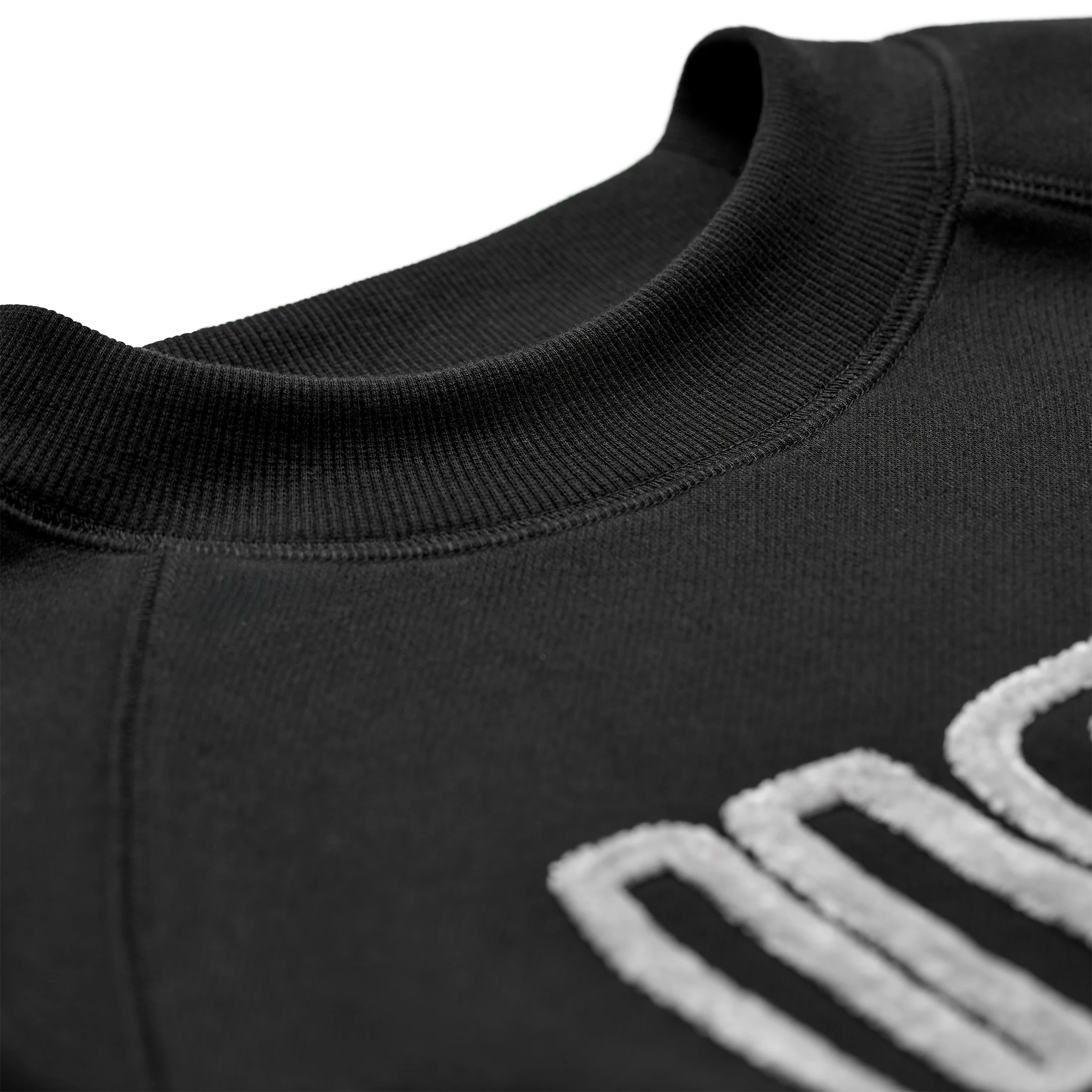 WOMEN'S UGG LOGO CREWNECK | BLACK - Image 6