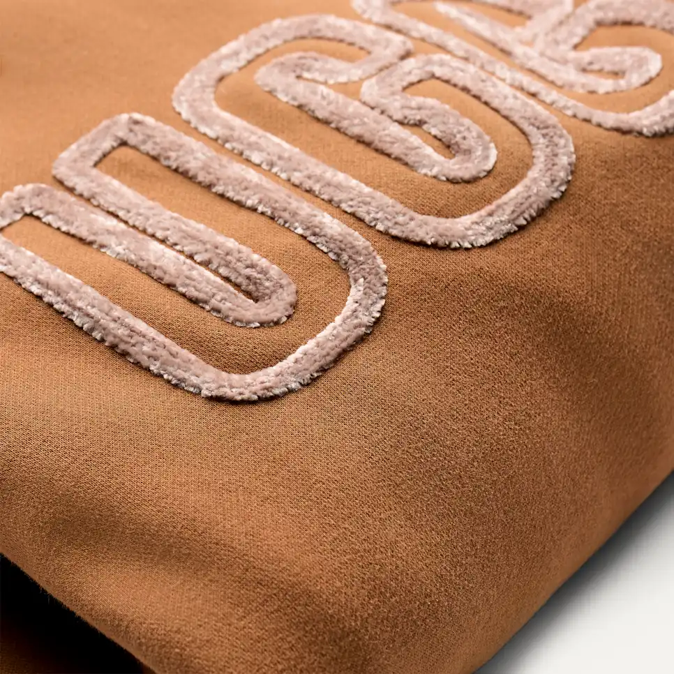 WOMEN'S UGG LOGO CREWNECK | CHESTNUT - Image 3