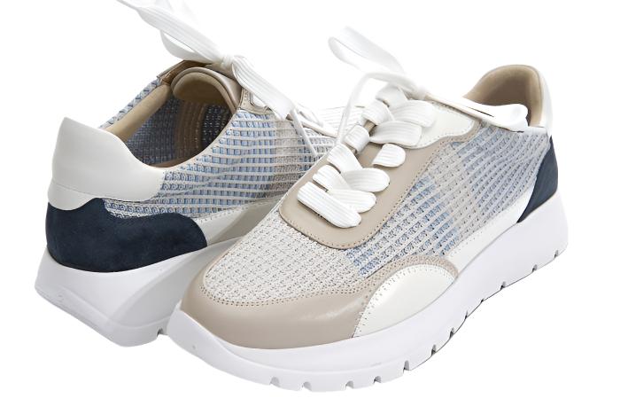 WOMEN'S VANELI QUIP LACE-UP | BEIGE / MULTI EMBROIDERY - Image 4