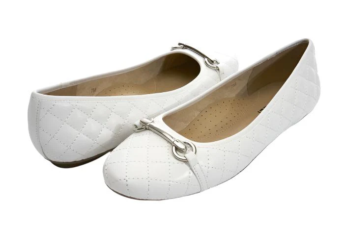 WOMEN'S VANELI STACY BALLET FLAT | WHITE QUILTED NAPPA - Image 3