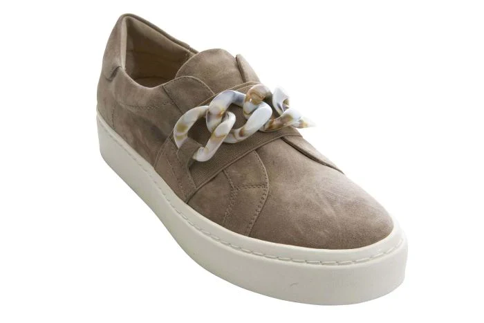 WOMEN'S VANELI YAZZ SNEAKER | TRUFFLE SUEDE - Image 3